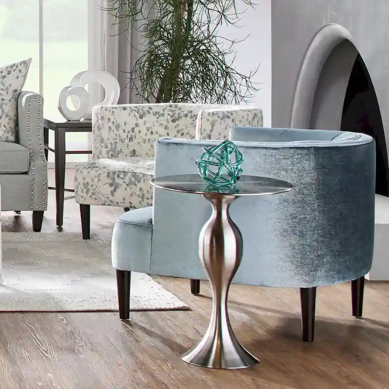 Fauteuil tonneau surdimensionné avec accoudoirs pour salon