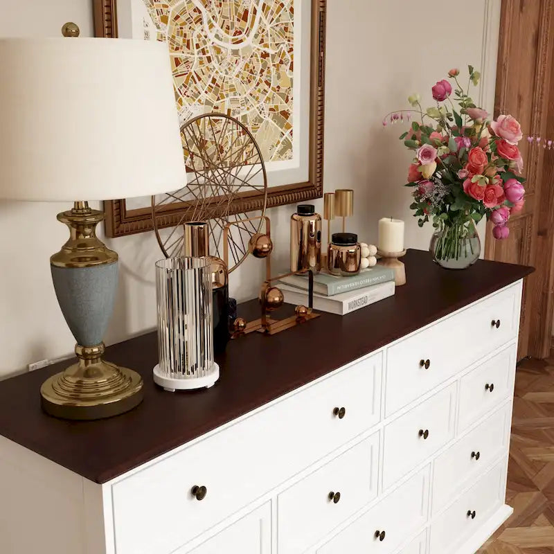 Commode marron et blanche avec table de chevet à grand espace de rangement