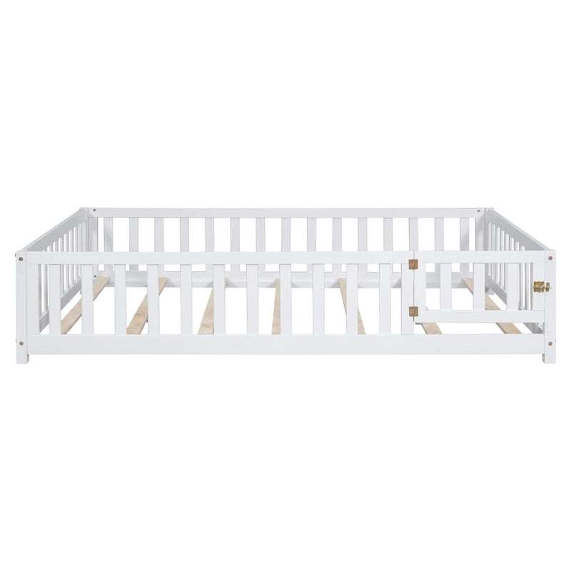 Lit plateforme pleine grandeur en bois avec clôture et porte pour enfants