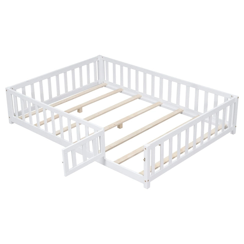 Lit plateforme pleine grandeur en bois avec clôture et porte pour enfants