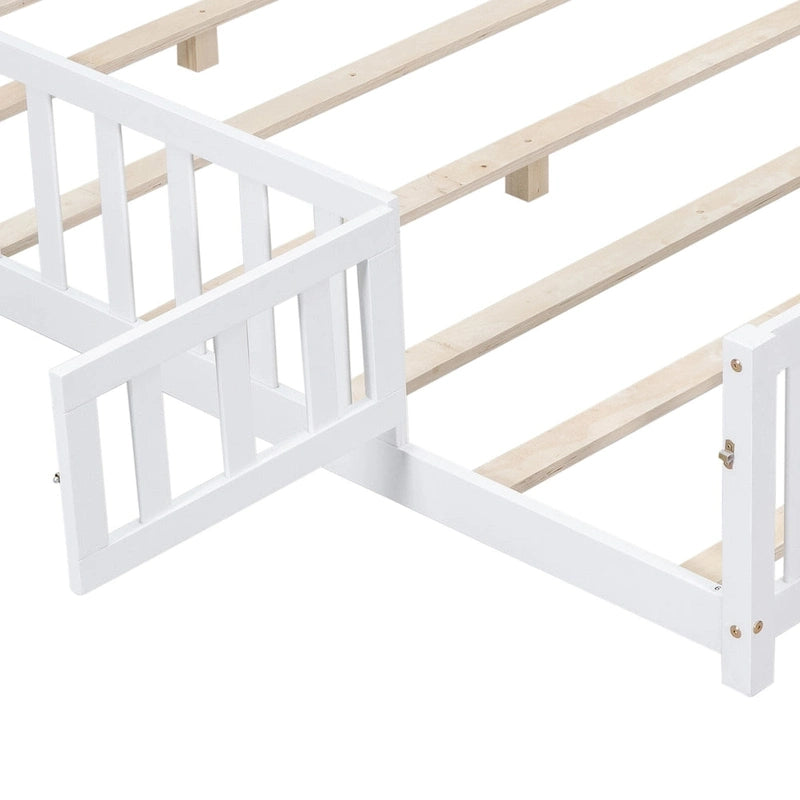 Lit plateforme pleine grandeur en bois avec clôture et porte pour enfants