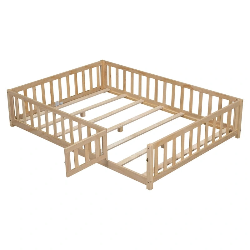 Lit plateforme pleine grandeur en bois avec clôture et porte pour enfants